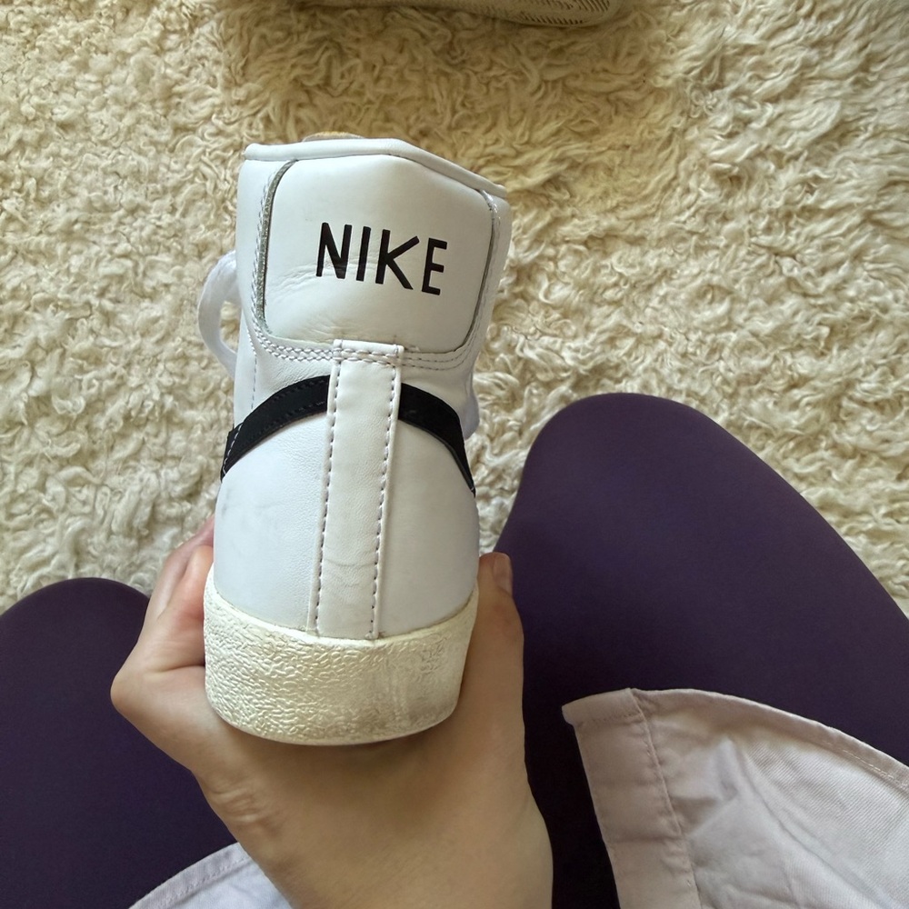 Nike Blazer Mid 77 White High-Top Sneakers with Black Swoosh - Picture 4 of 6